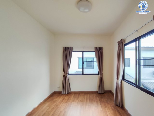 *****ทาวน์เฮ้าส์มือสองย่านนนทบุรี ม.เดอะทรัสต์ ราชพฤกษ์-รัตนาธิเบศร์ เนื้อที่กว้างขวางถึงเกือบ 28 ตร.ว. ฟังก์ชันจัดเต็ม 4 ห้องนอน 3 ห้องน้ำ 2 ที่จอดรถ ติดถนนราชพฤกษ์ บนทำเลศักยภาพ ใกล้รถไฟฟ้าสายสีม่วง "สถานีบางพลู" และทางด่วน "ศรีรัช" จองเลย!